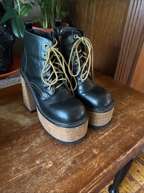 Current Mood Shoes - Current Mood Black Platform Lace-Up Ankle Boots with Tan Wood-Effect Heel